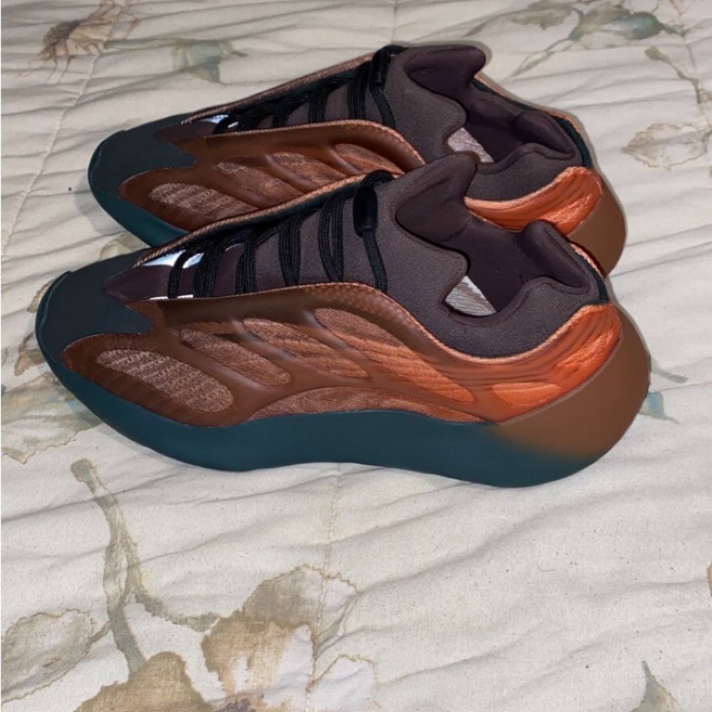 Yeezy 700 Copper Fade